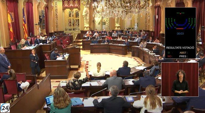 El Parlament insta al Govern a otorgar al catalán la prioridad que se merece como lengua propia en las instituciones.