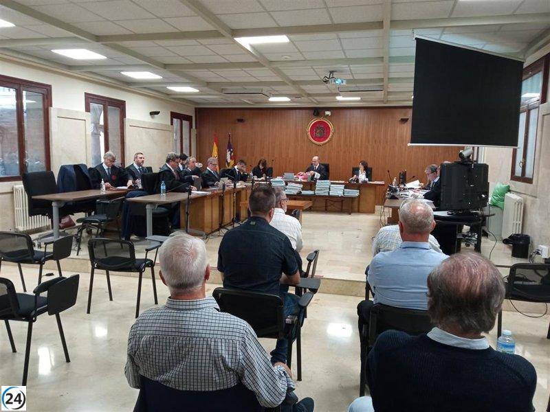 Mandos policiales y empresarios de Calvià enfrentan acusaciones de corrupción policial, según el fiscal.