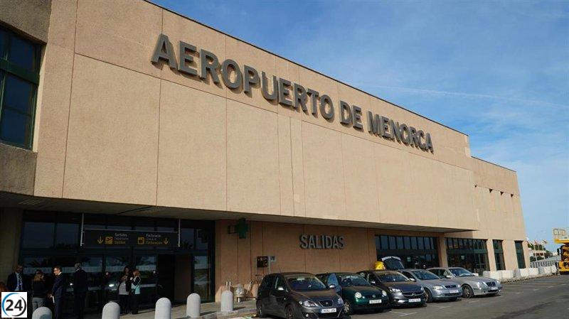 Parlament exige al Gobierno central mejoras en la ruta Menorca-Madrid con aumento de frecuencia y capacidad.