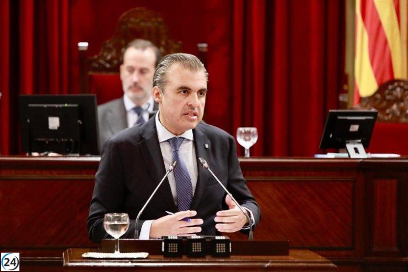 Vera critica duramente el anuncio de Alegría sobre móviles en las aulas: una falta de lealtad institucional sorprendente.