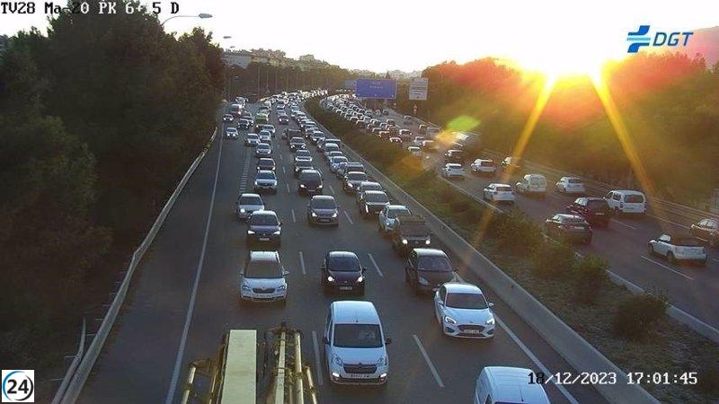 Accidente de tráfico genera un gran congestionamiento vial en Vía de Cintura: retenciones de seis kilómetros.